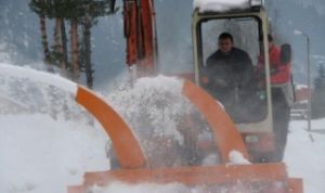 Замразяват ремонтите, подготвят снегорините