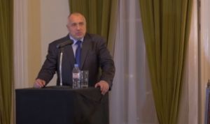 Виждате ли в огледалото образа на Пеевски?
