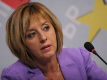 Мая Манолова с годежен пръстен