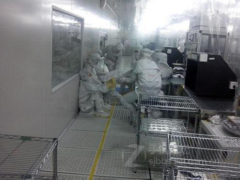 Снимки на новия iPhone от завода на Foxconn