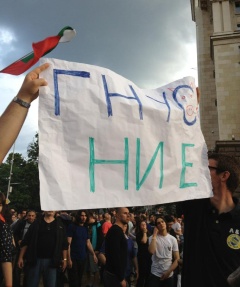 Защо всички протестират. Десет причини