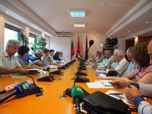 Нинова получи мандат за преговори за президентските избори